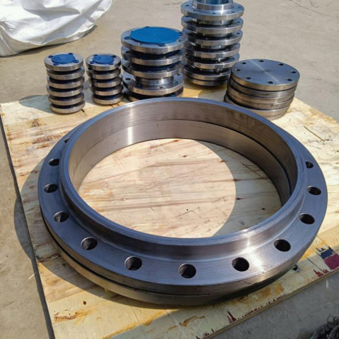 Flat weld flange with neck